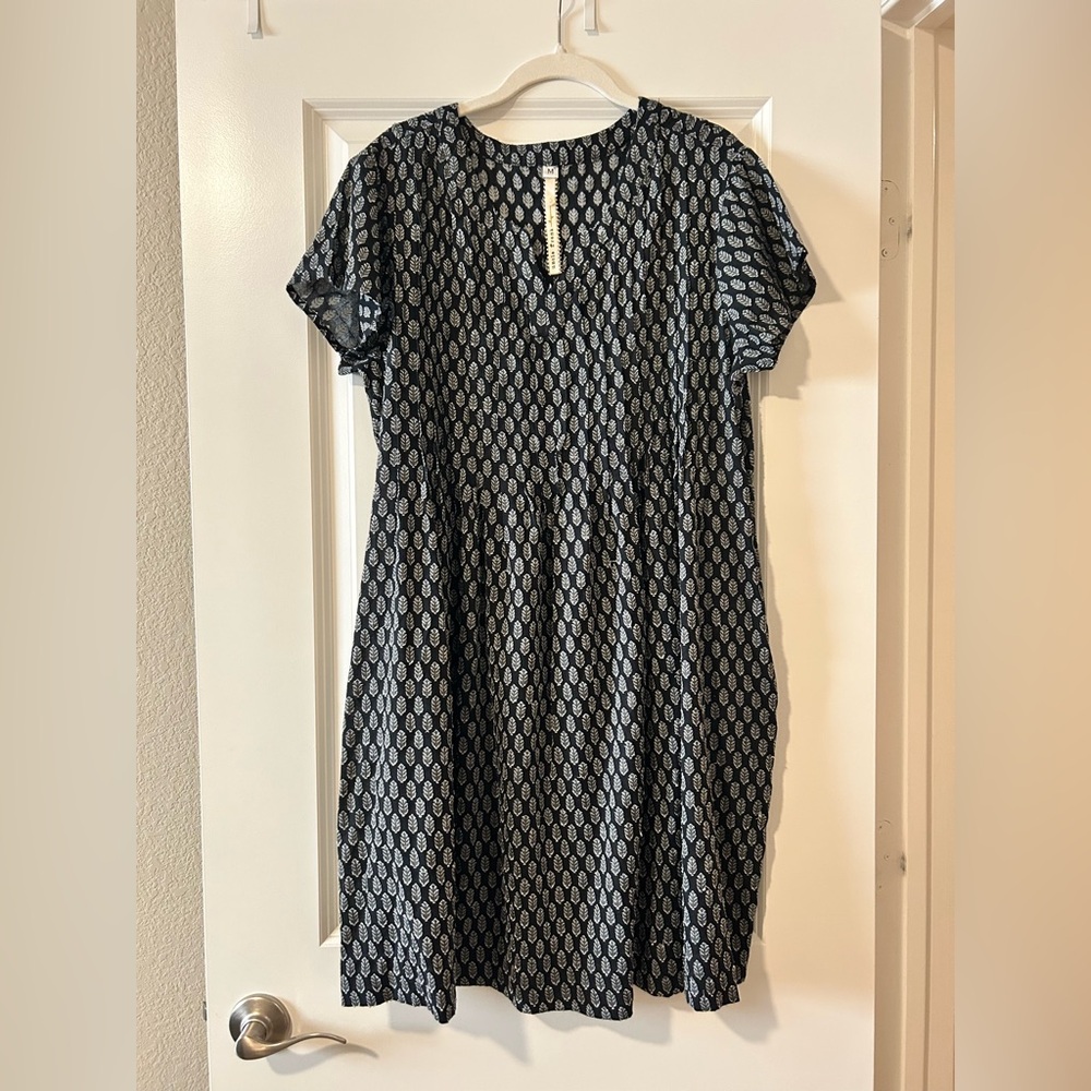 Uncle Frank black Dress Textured Leaf Print Size Medium